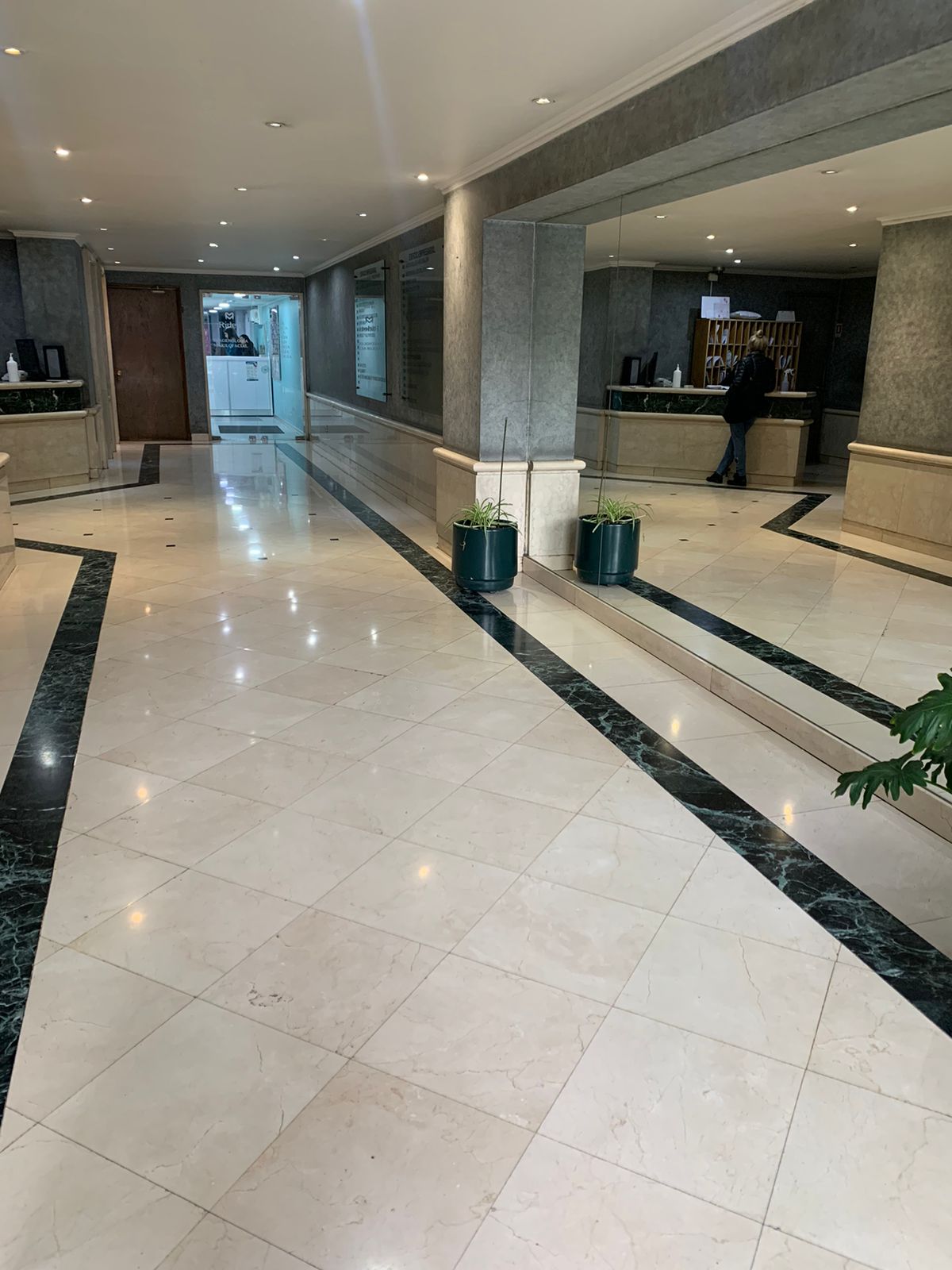 Entrada de Oficina 1 Día